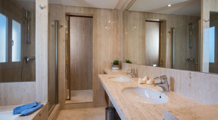 Photo of Perla Blanca