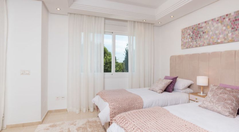 Photo of Perla Blanca