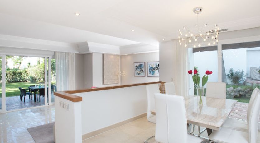 Photo of Perla Blanca