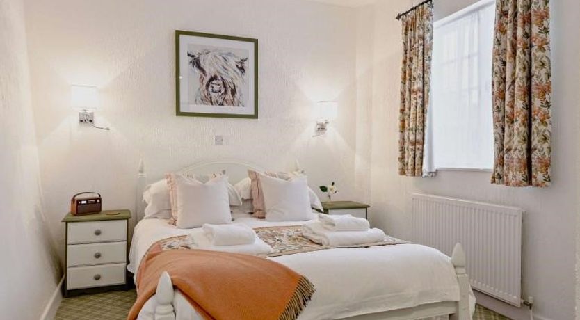 Photo of Old Coach House, Ellicombe