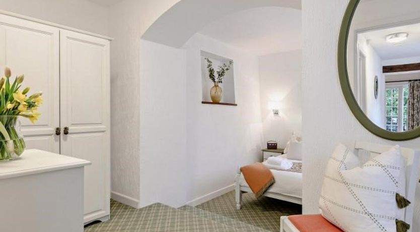 Photo of Old Coach House, Ellicombe