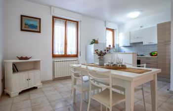 Iolanda Apartment 2 Holiday Home