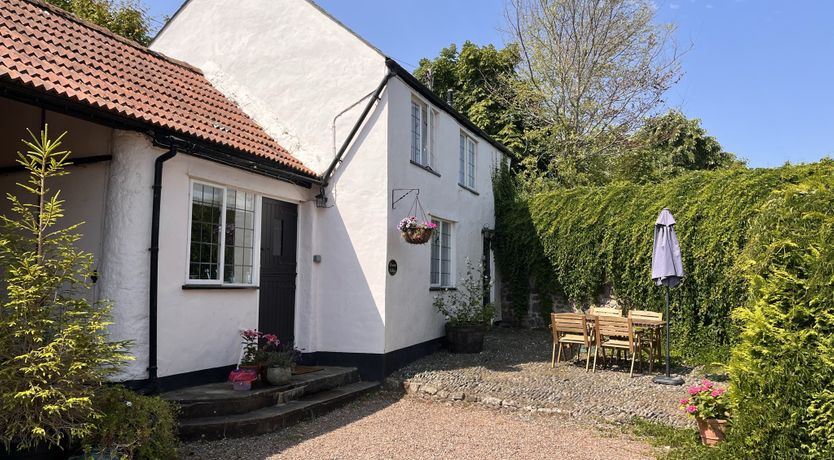 Photo of Grooms Cottage, Ellicombe