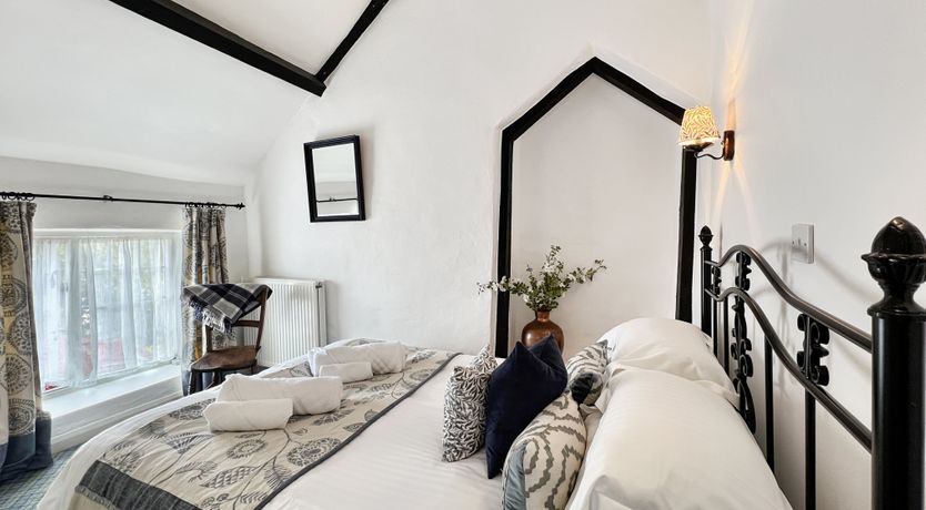 Photo of Grooms Cottage, Ellicombe