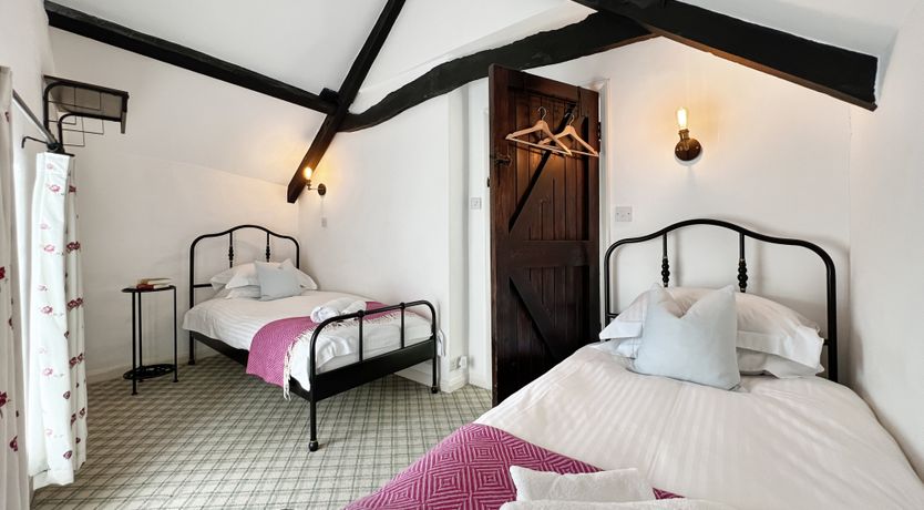 Photo of Grooms Cottage, Ellicombe