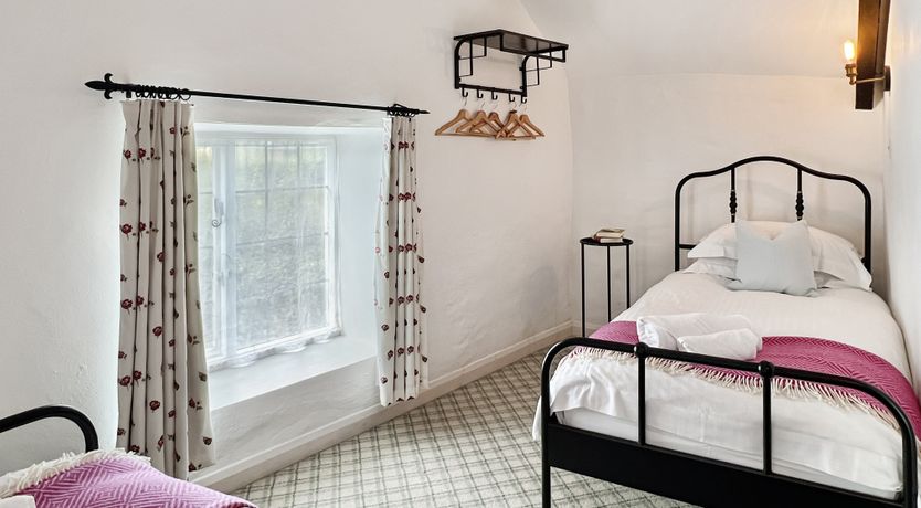 Photo of Grooms Cottage, Ellicombe