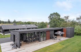 Photo of emelina-300m-from-the-sea