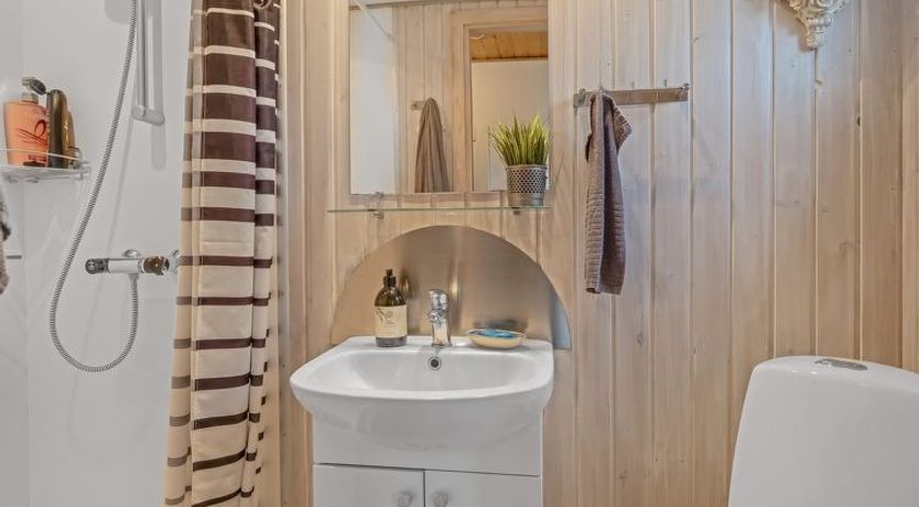 Photo of "Benthe" - 100m to the fjord