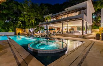 Ocean Breezes Holiday Home