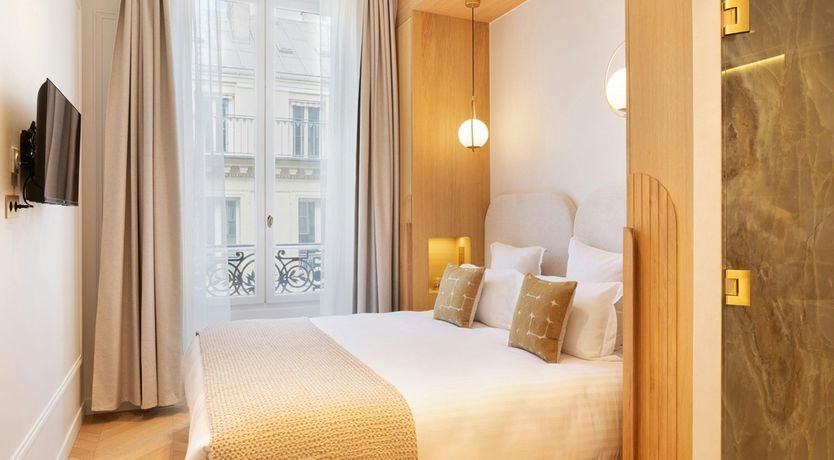 Photo of French Muse