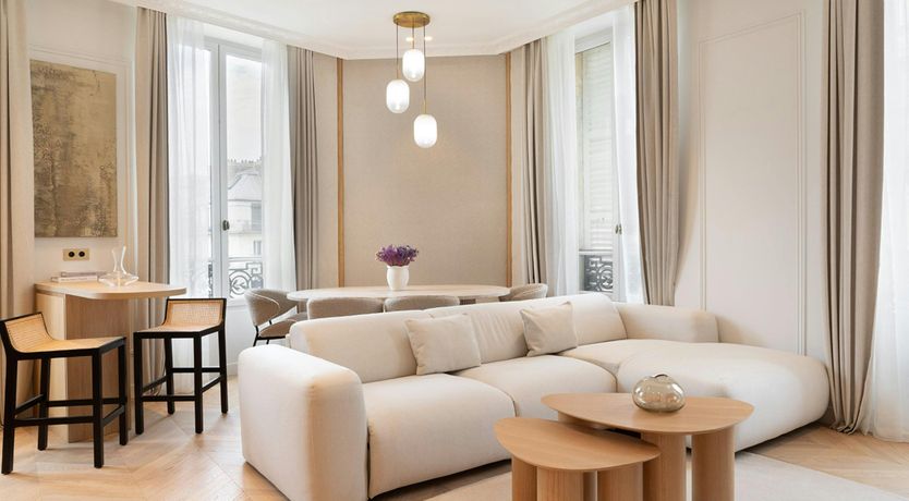 Photo of French Muse