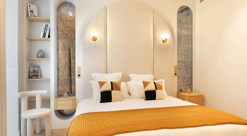 Photo of French Muse