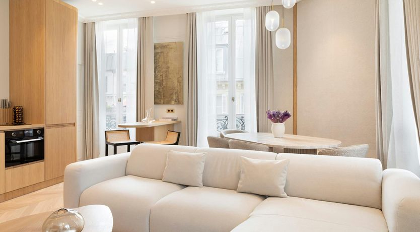 Photo of French Muse