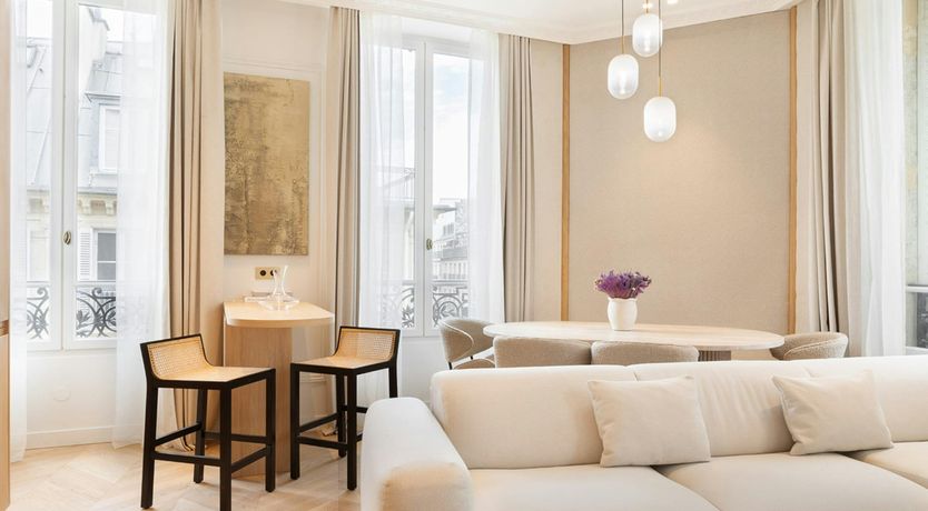 Photo of French Muse