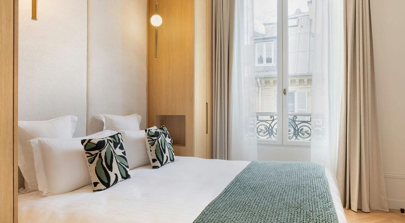 Photo of French Muse