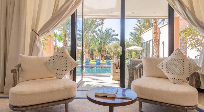 Photo of Oasis & Amber