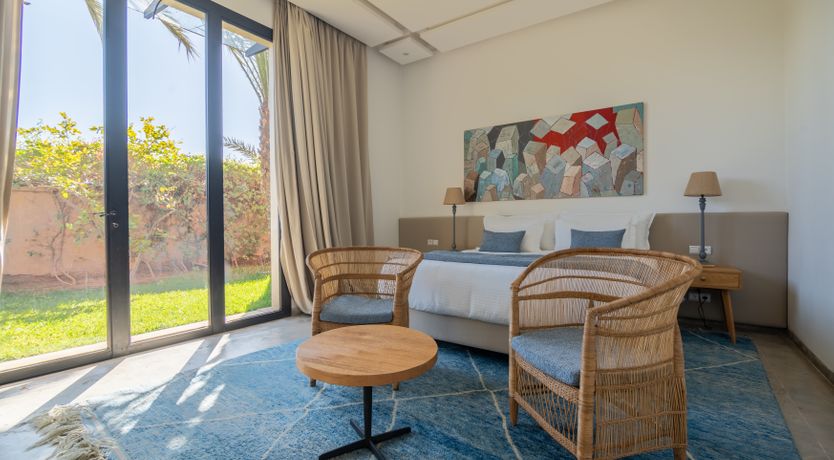 Photo of Oasis & Amber