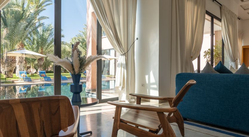 Photo of Oasis & Amber