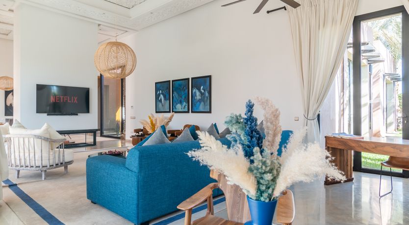 Photo of Oasis & Amber