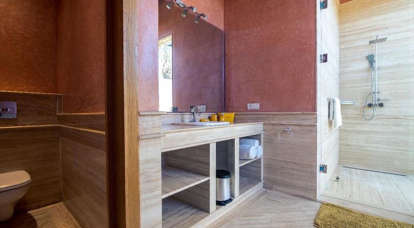 Photo of Oasis & Amber