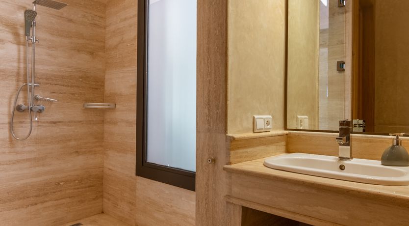 Photo of Oasis & Amber