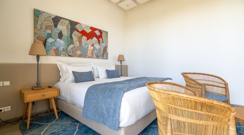 Photo of Oasis & Amber