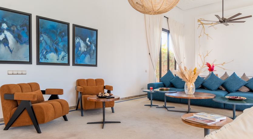 Photo of Oasis & Amber