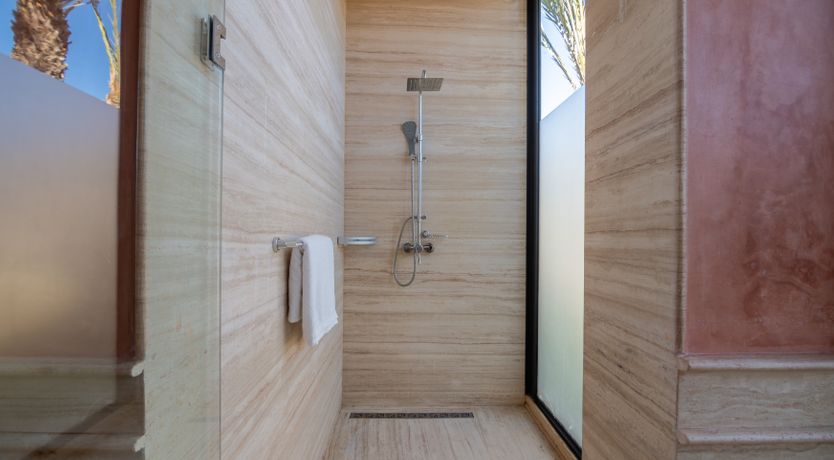 Photo of Oasis & Amber