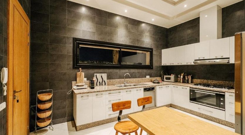 Photo of Oasis & Amber