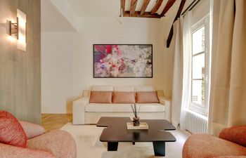 The Elegant Jewel Holiday Home