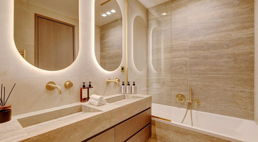 Photo of The Elegant Jewel