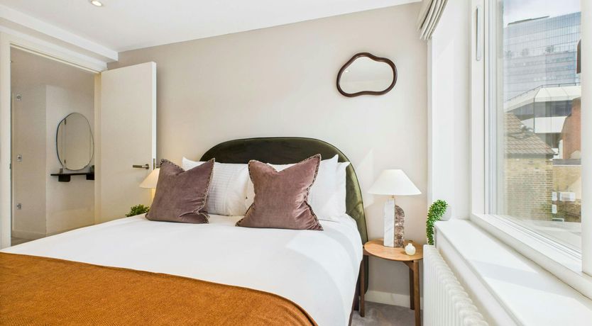 Photo of The Thames Side