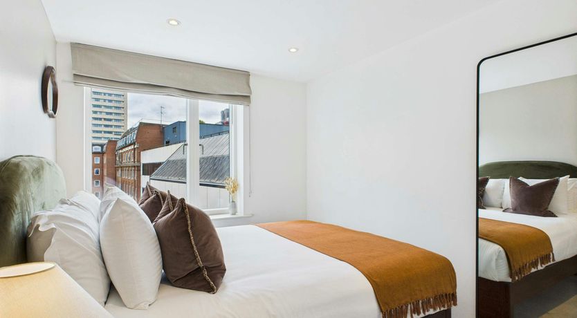 Photo of The Thames Side