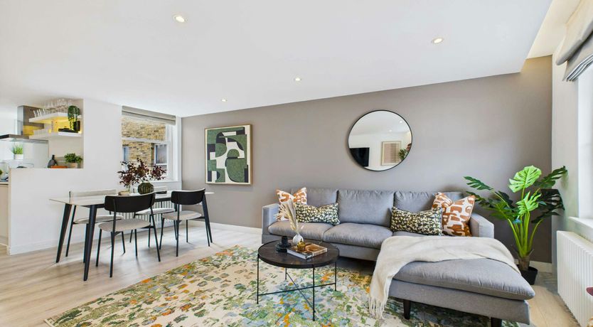 Photo of The Thames Side