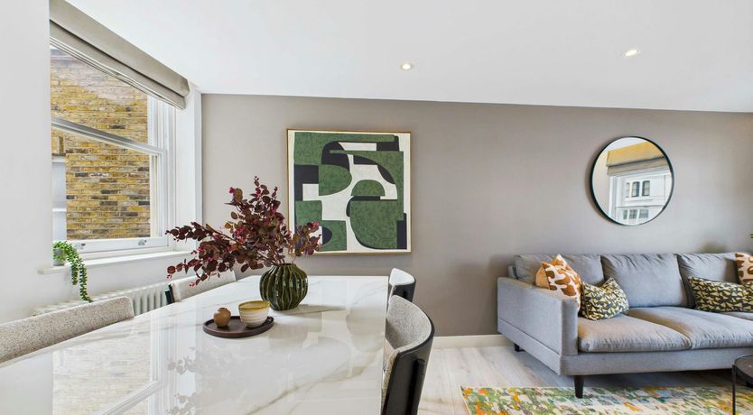 Photo of The Thames Side