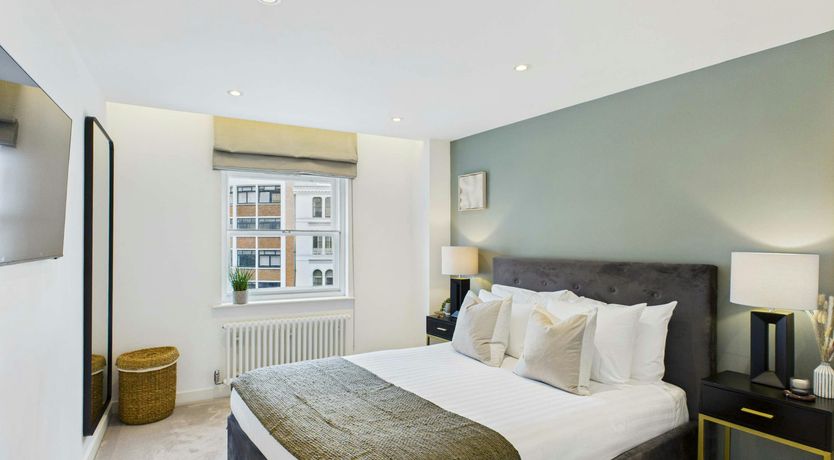 Photo of The Thames Side