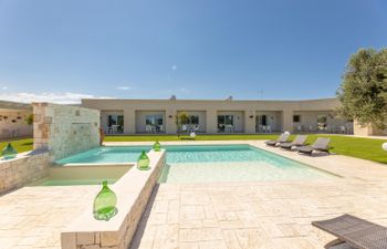 The Italian Vista Holiday Home