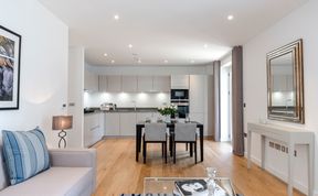 Photo of London Breeze