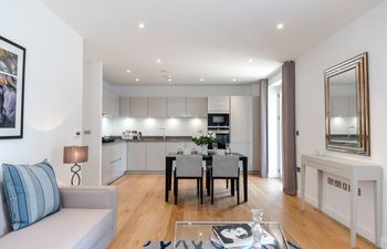 London Breeze Holiday Home