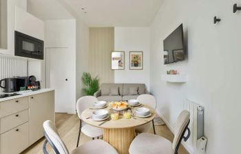 The Elegant Morning Holiday Home