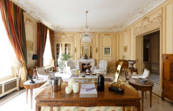 Parisian Vogue Holiday Home