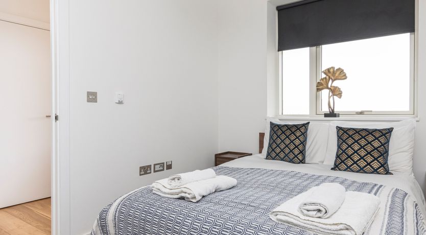 Photo of London Leaves