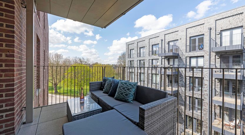 Photo of London Leaves