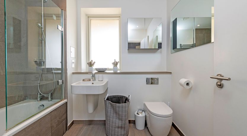 Photo of London Leaves