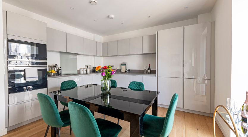 Photo of London Leaves