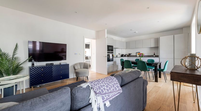 Photo of London Leaves