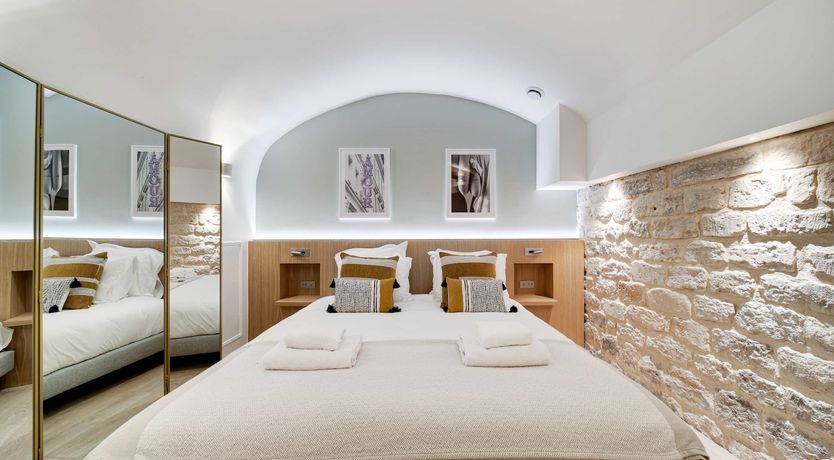 Photo of Between Two Gardens