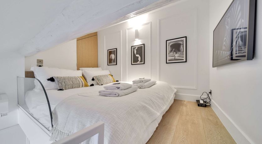 Photo of Between Two Gardens