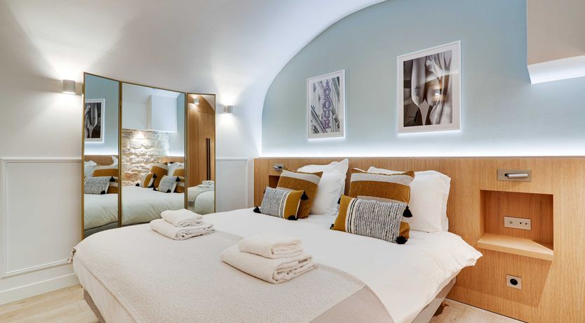 Photo of Between Two Gardens