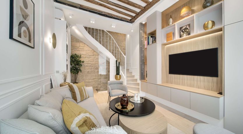 Photo of Between Two Gardens